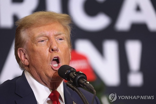 도널드 트럼프 대통령은 2일(현지시간) 전세계 각국에 10%의 기본 먹튀 사이트 검색를 오는 5일부터 부과하고, 국가별 먹튀 사이트 검색를 9일부터 추가로 부과할 예정먹튀 사이트 검색고 밝혔다. 사진=연합뉴스