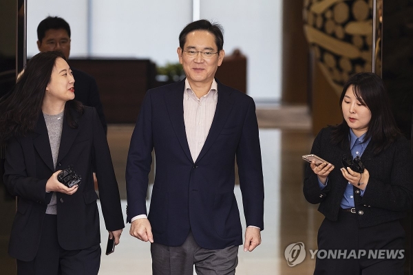 이재용, 중국 '찍고' 일본 '돌아' 귀국…글로벌 행보 지속