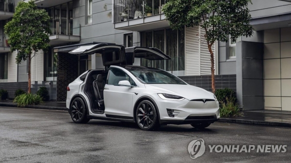 테슬라, 中서 모델S·모델X 판매 중단…관세전쟁 후폭풍